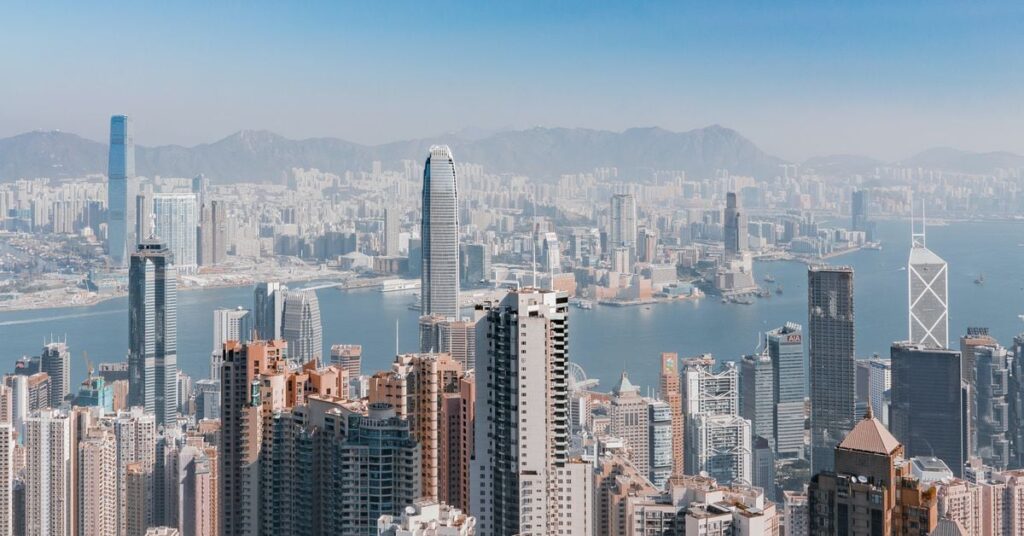 Hong Kong Digital Bank Mox Adds Bitcoin (BTC) and Ether (ETH) ETFs, Plans Direct Crypto Investing